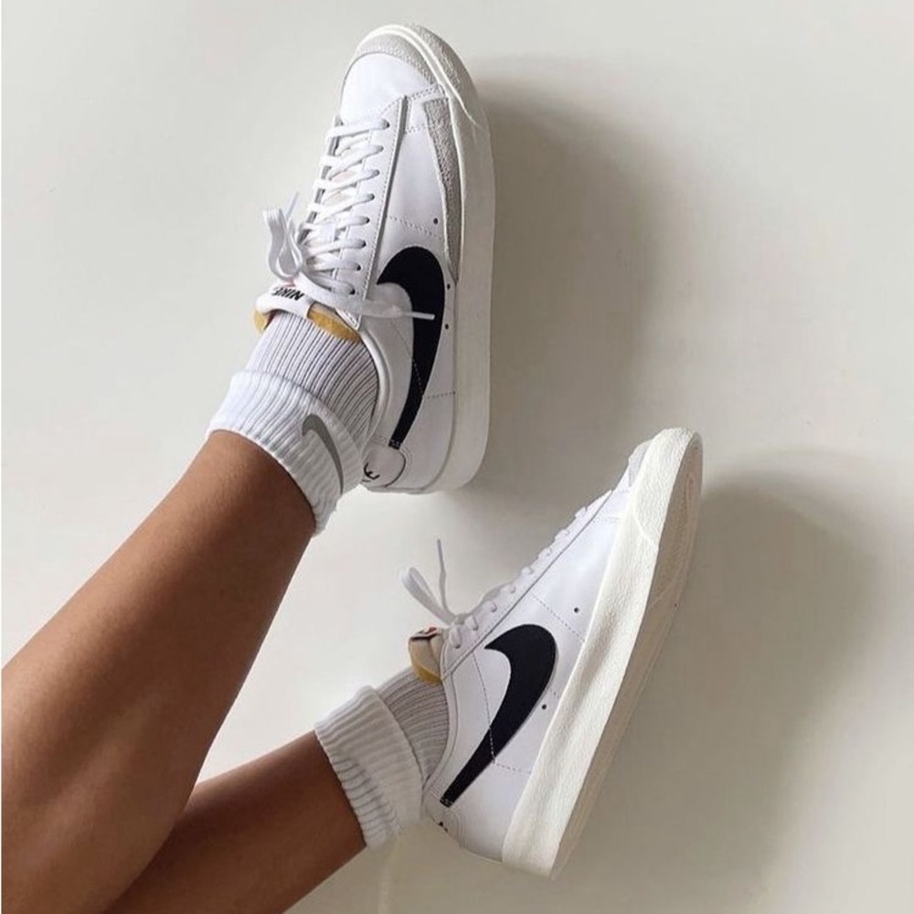Nike Women's Low Blazer '77